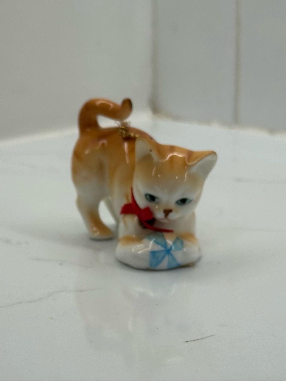 Vintage Bone China Taiwan Ceramic Kitten Cat Figurine/Ornament